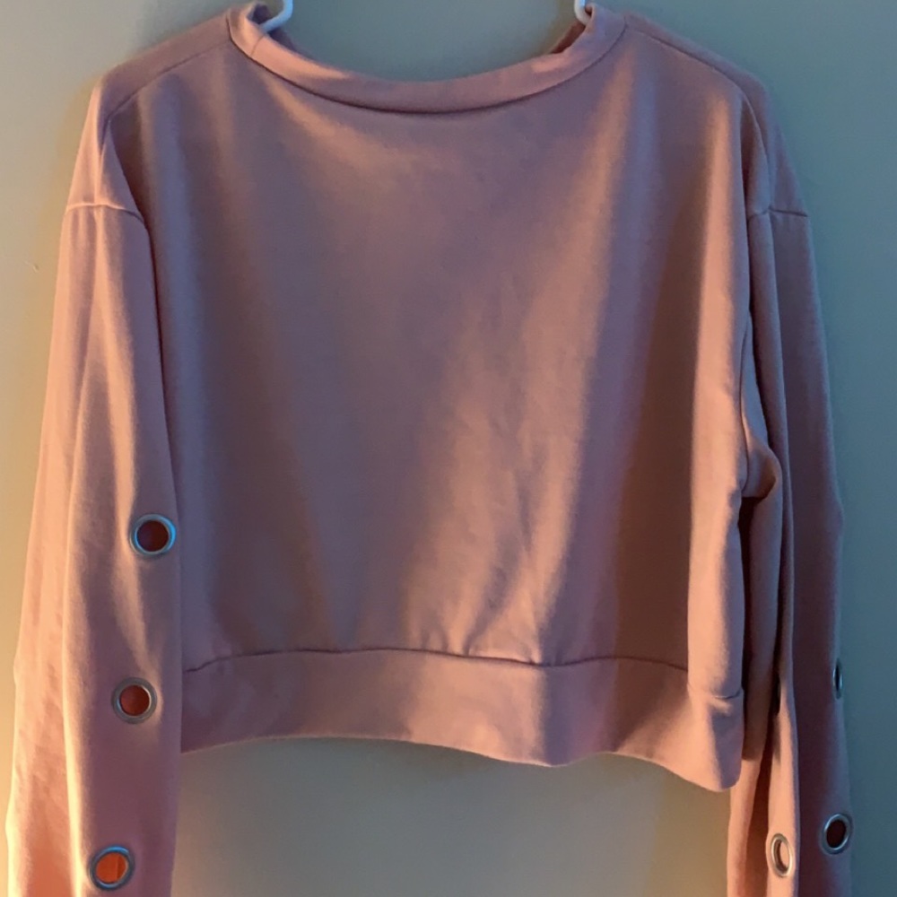 Pink long sleeves crop top. Pink
